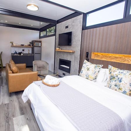 Coral Wood Self Catering Suites And B&B 이스트런던 외부 사진
