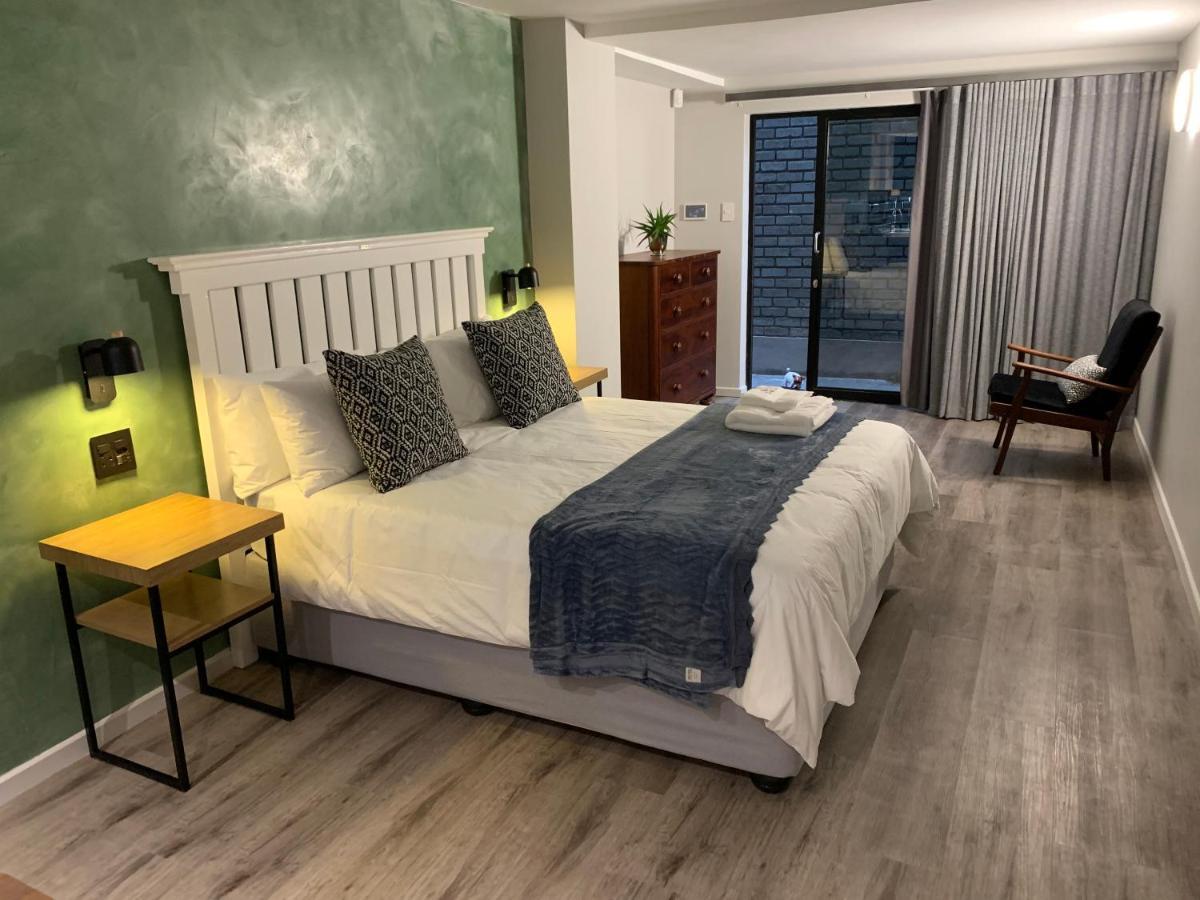 Coral Wood Self Catering Suites And B&B 이스트런던 외부 사진