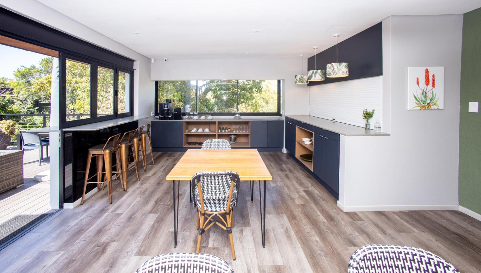 Coral Wood Self Catering Suites And B&B 이스트런던 외부 사진