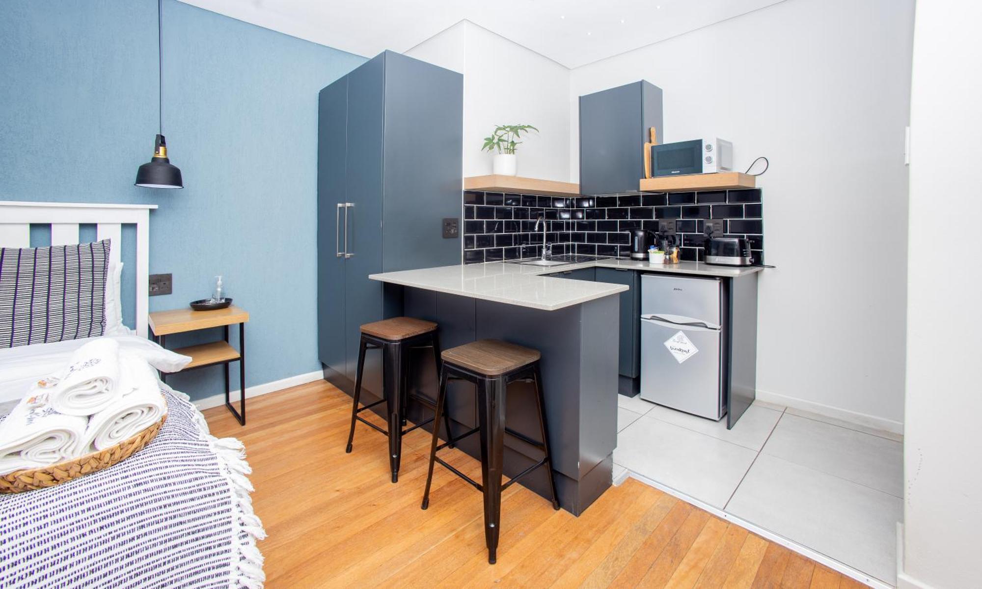 Coral Wood Self Catering Suites And B&B 이스트런던 외부 사진