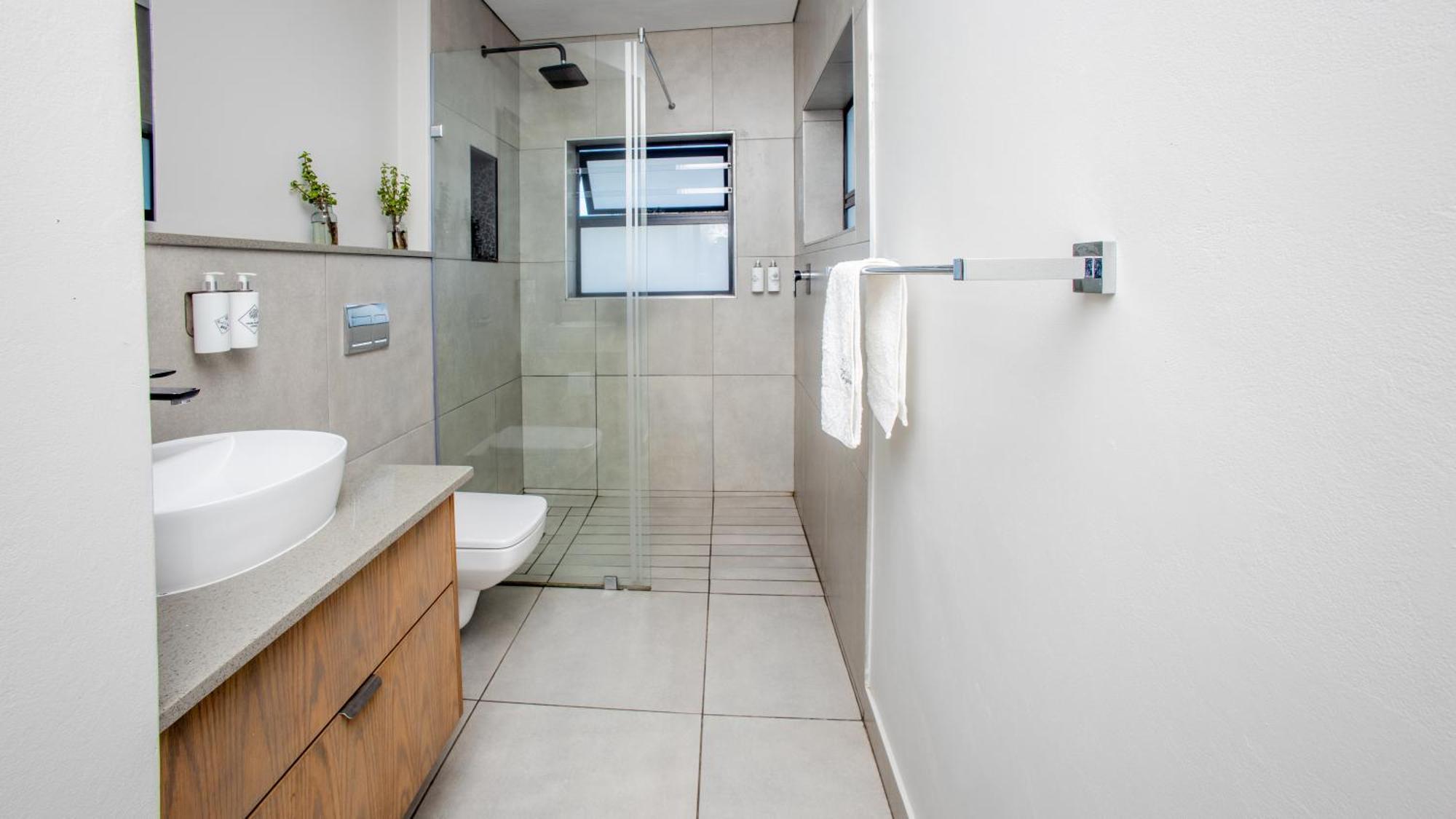 Coral Wood Self Catering Suites And B&B 이스트런던 외부 사진