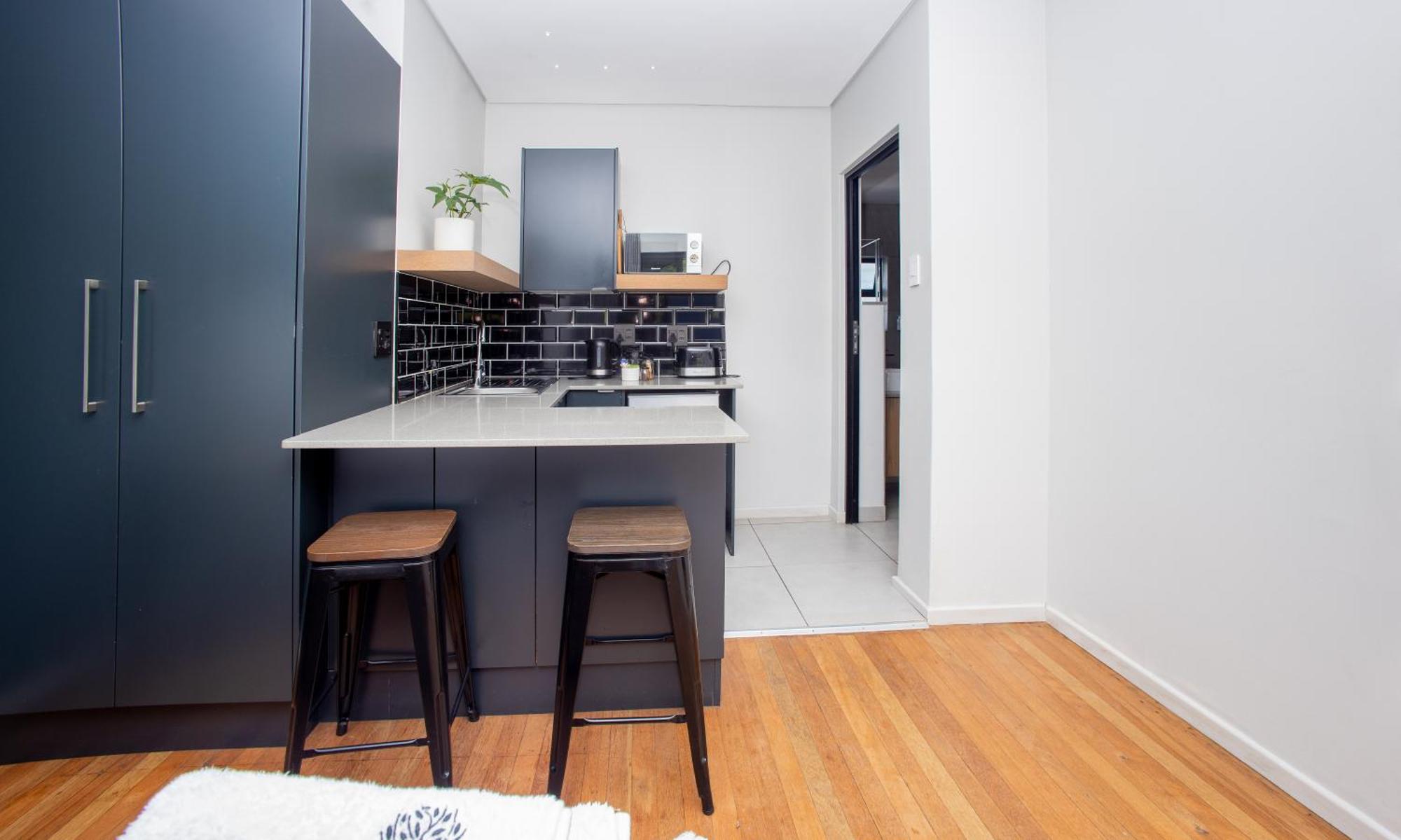 Coral Wood Self Catering Suites And B&B 이스트런던 외부 사진