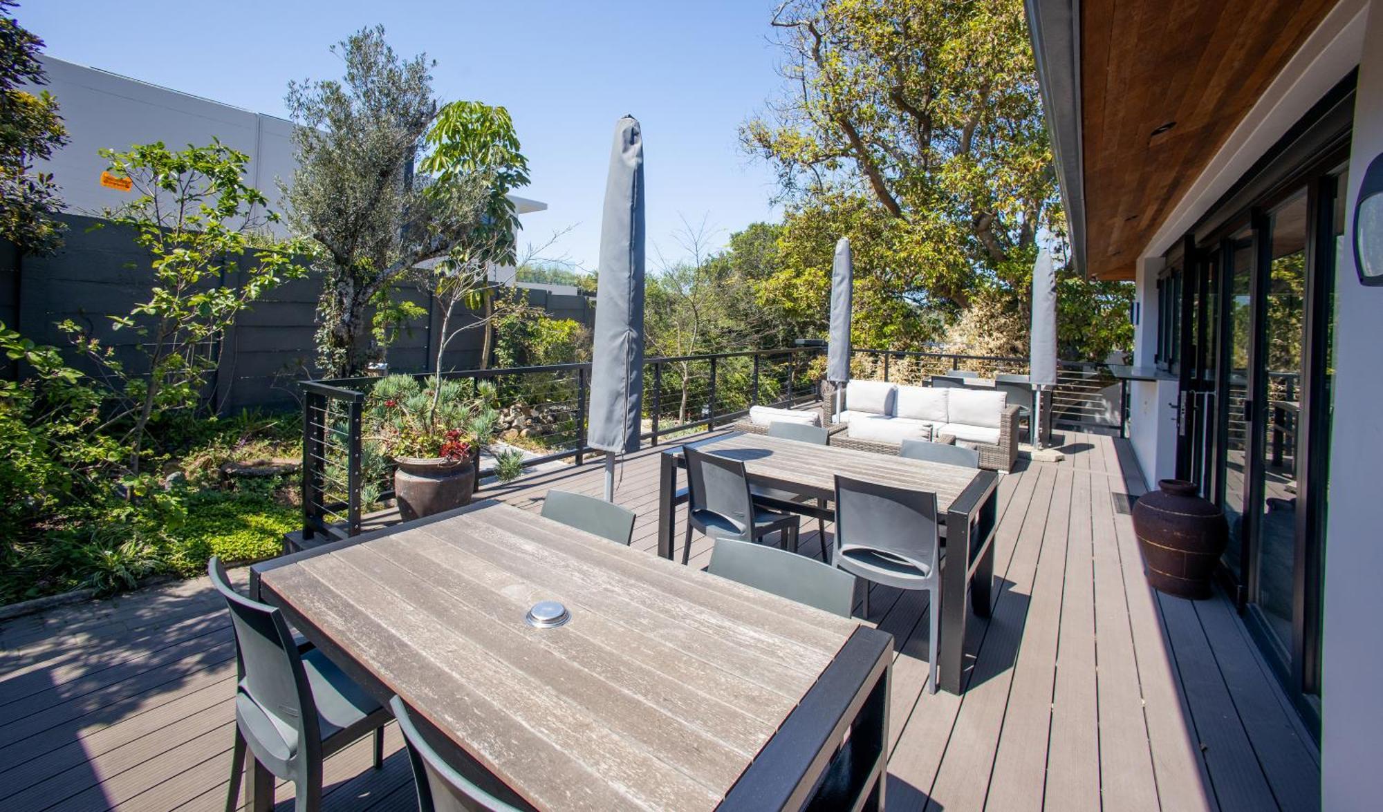 Coral Wood Self Catering Suites And B&B 이스트런던 외부 사진